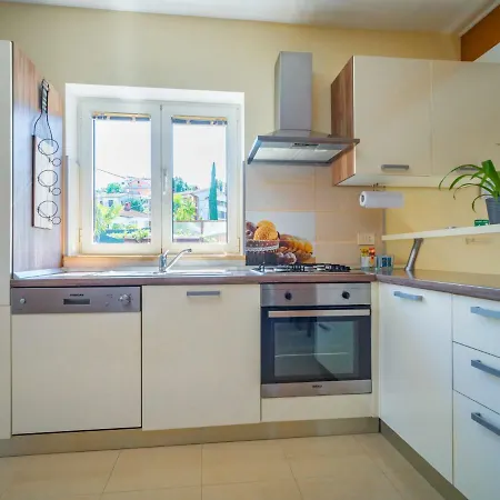 Sandra By Interhome * 马图利